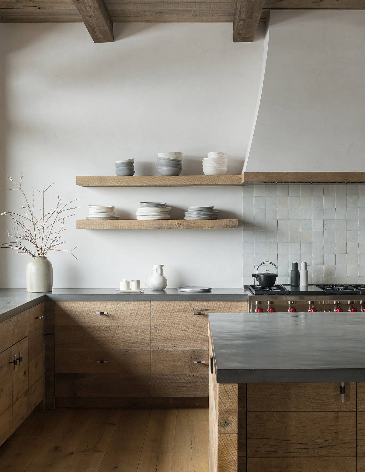 Wood-and-white-is-a-popular-color-scheme-in-the-modern-kitchen-21409