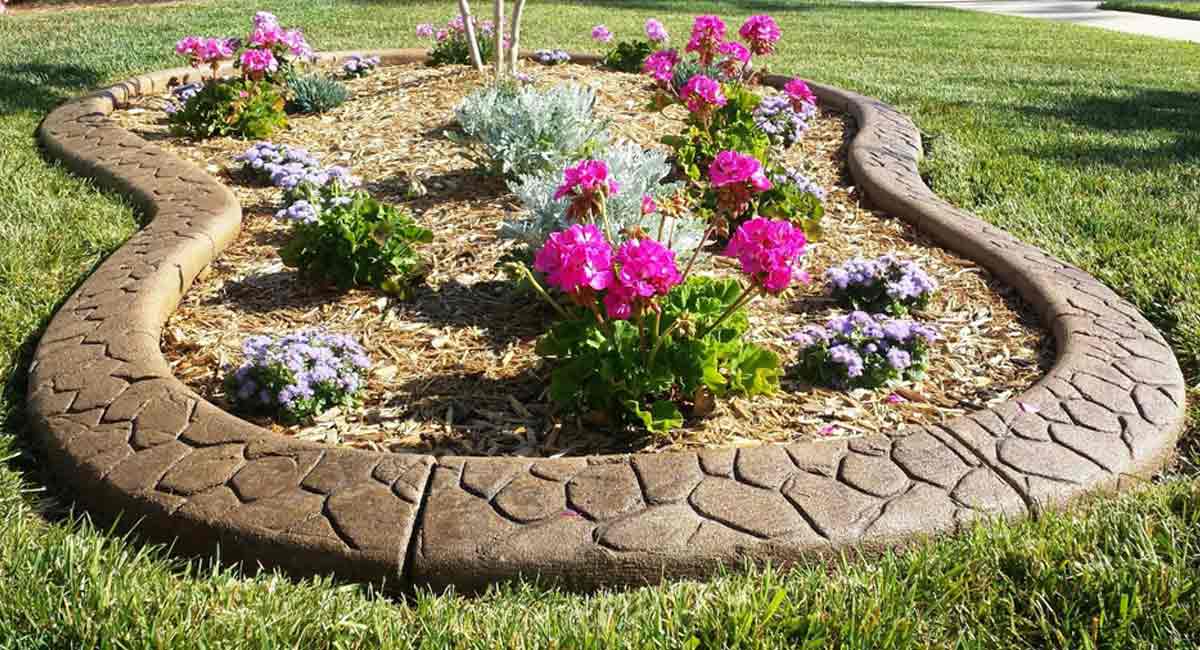 Customixed flower bed edging in irregular shape