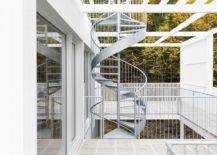 Fabulous-metallic-spiral-staircase-connects-the-three-different-levels-of-the-house-64566-217x155