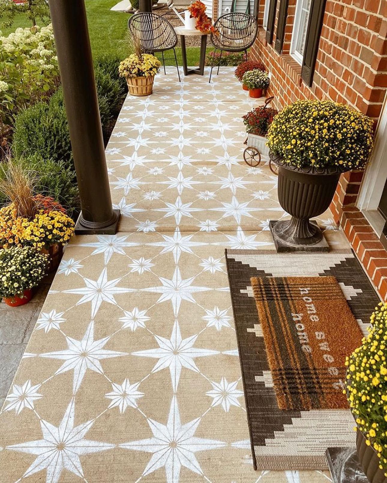 Choosing The Right Floor For Your Deck or Patio [9 Unique Ideas!]