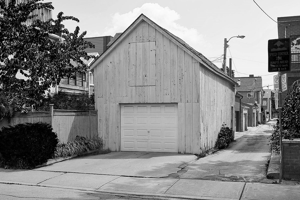 Image of the Little barn laneway suite before its makeover into a modern home