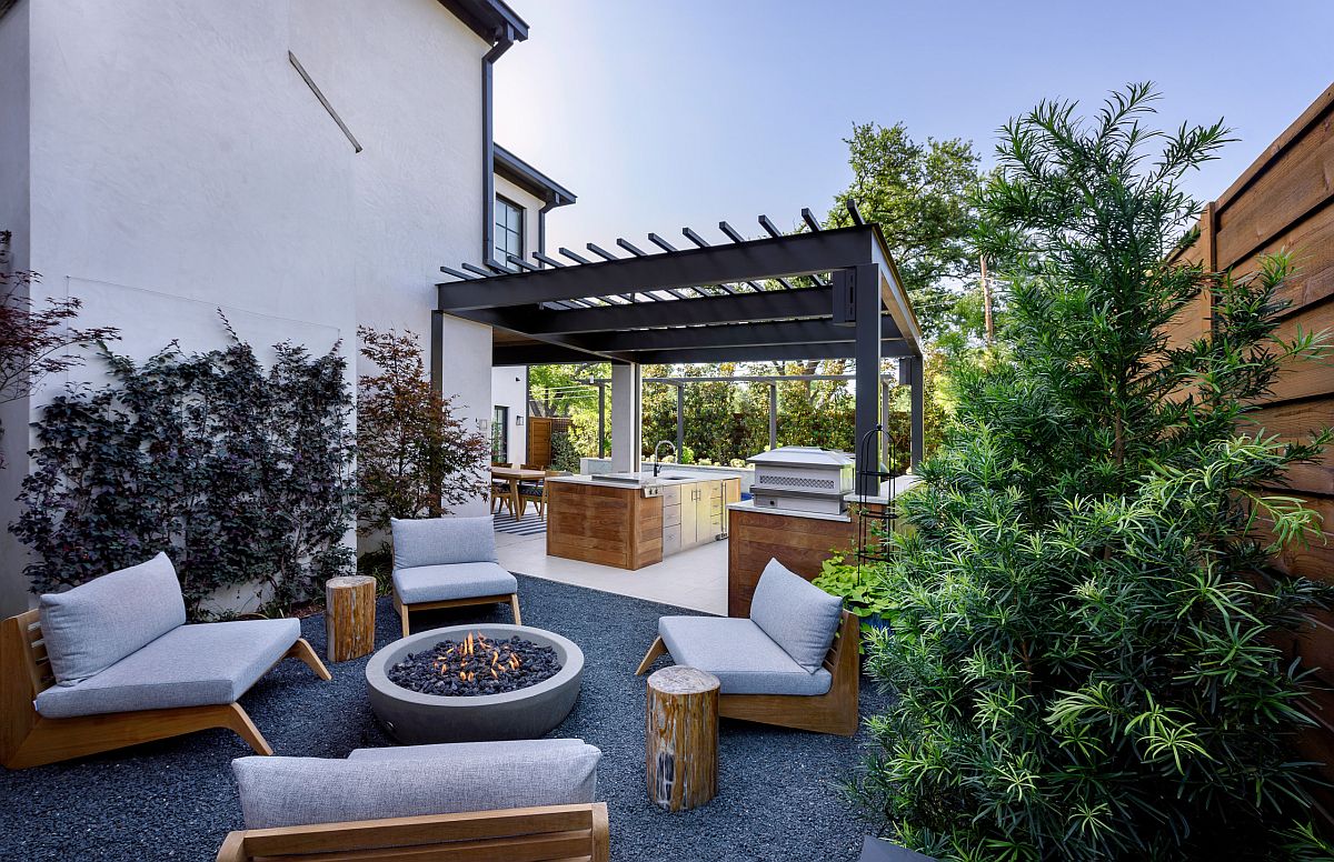 Metallic-structure-of-the-pergola-feels-like-a-natural-extension-of-the-home-next-to-it-14398