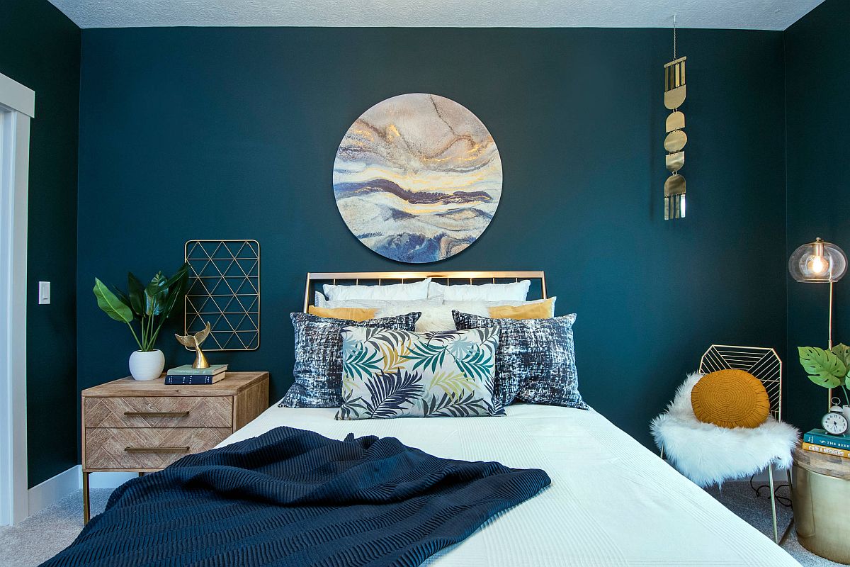 Vivacious modern beach style bedroom with dashing teal walls and fabulous print