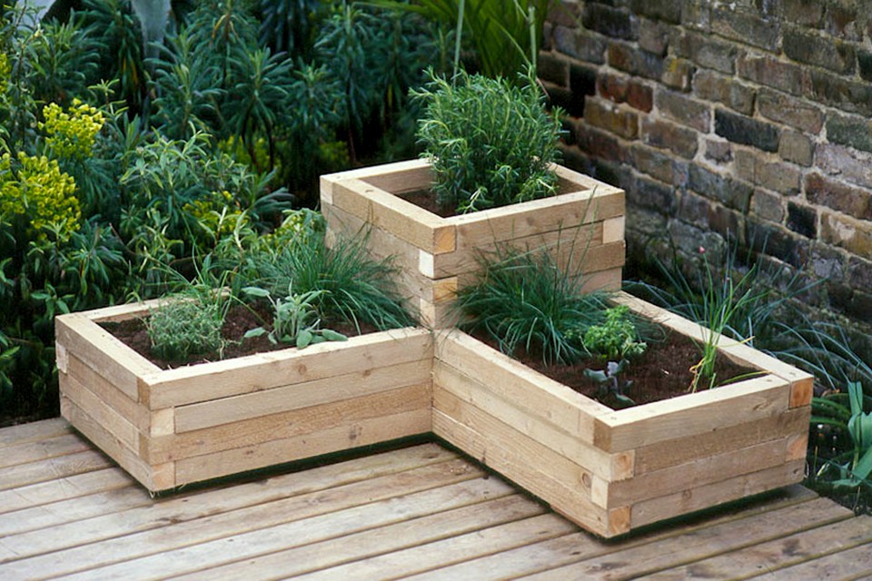 wooden tiered corner planter