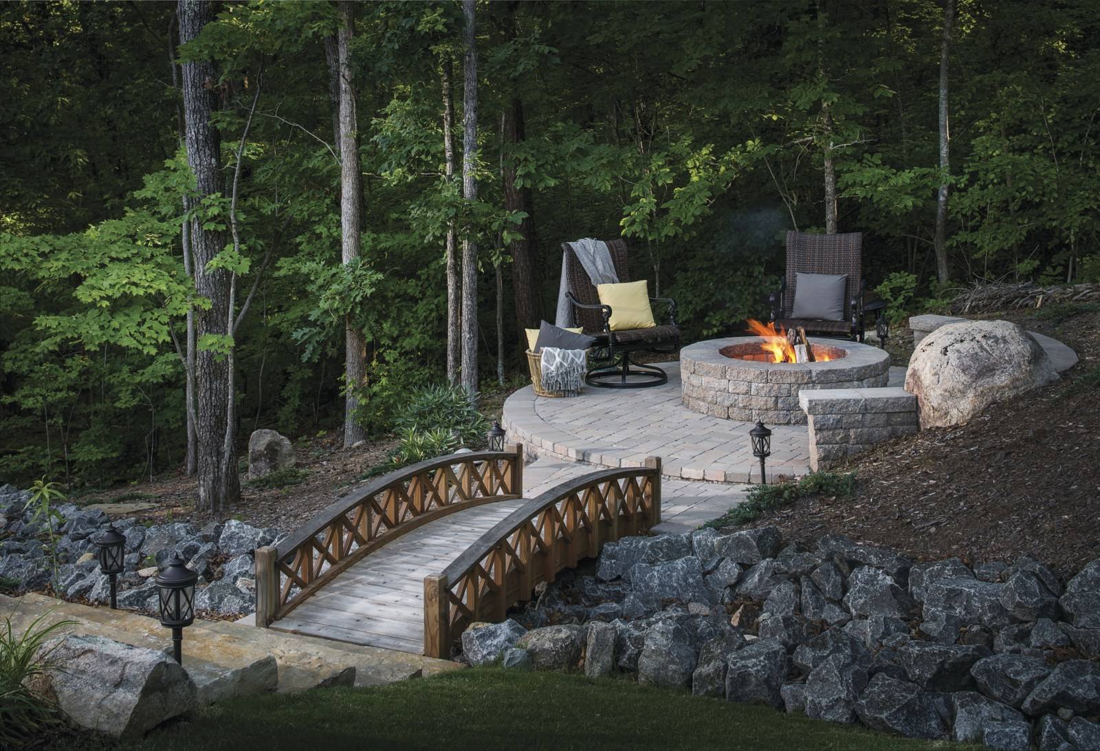 Beautiful Natural Backyard Fire Pit Landscaping Design