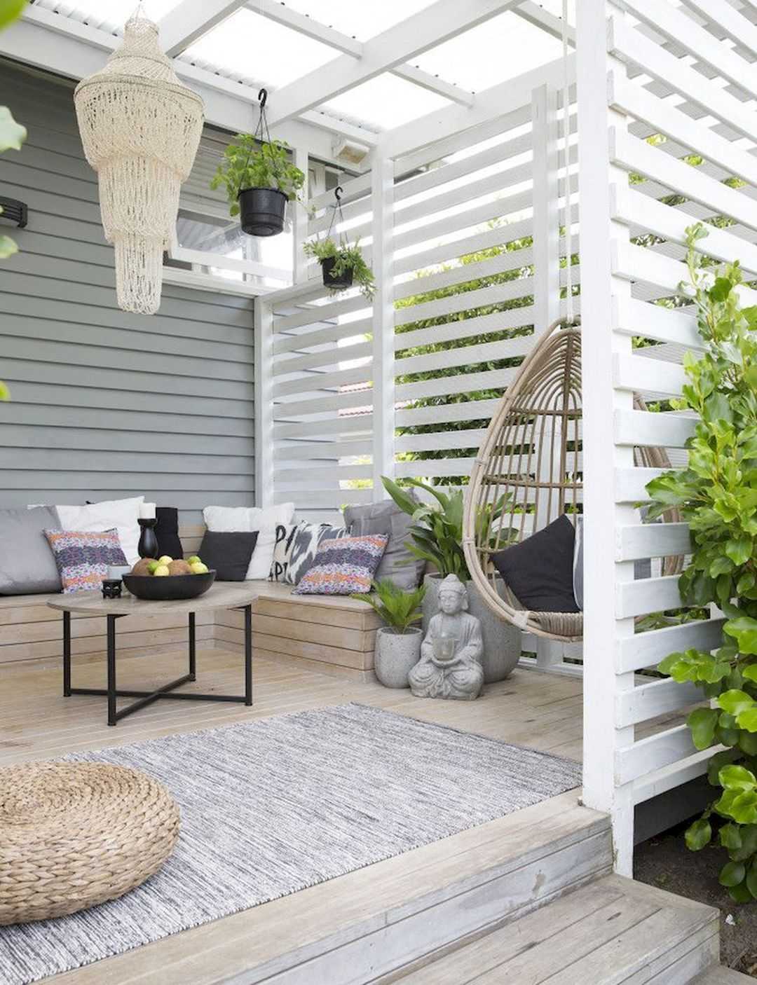 White Modern Fence Privacy Wall Patio