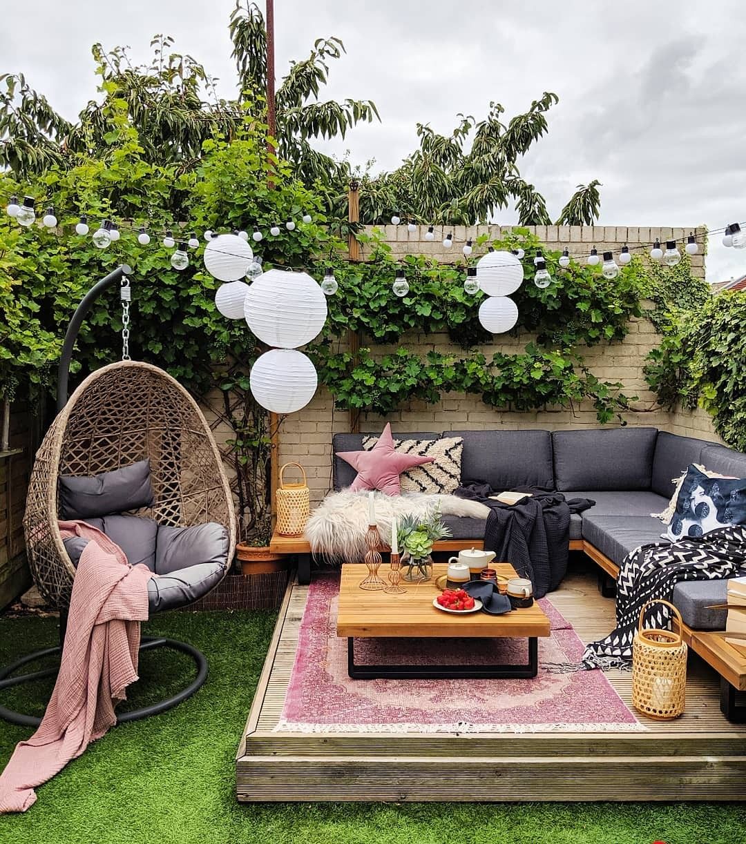 Contemporary Patio Decor: Transform Your Outdoor Space