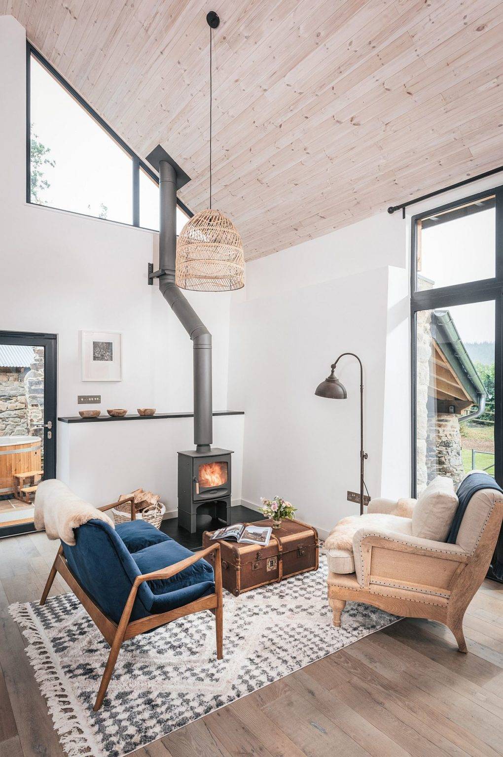 Farmhouse Living Room Design Guide: Tips, Ideas and Inspirations | Decoist