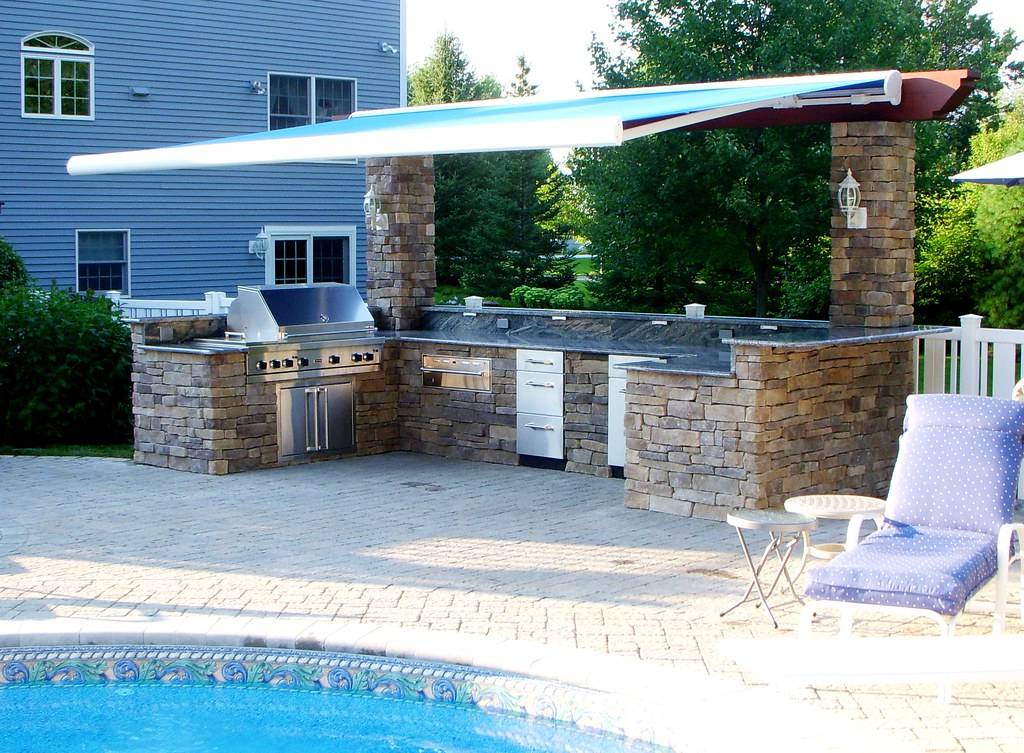 Kitchen with Retractable Canopy