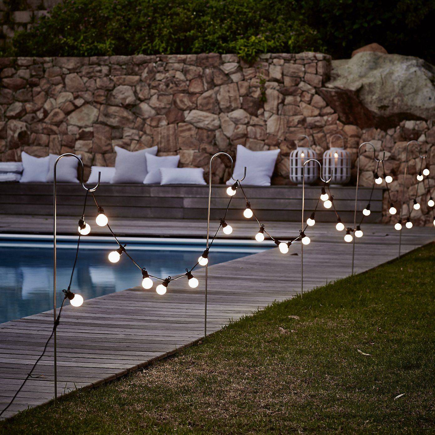 Light bulbs Along with Pool