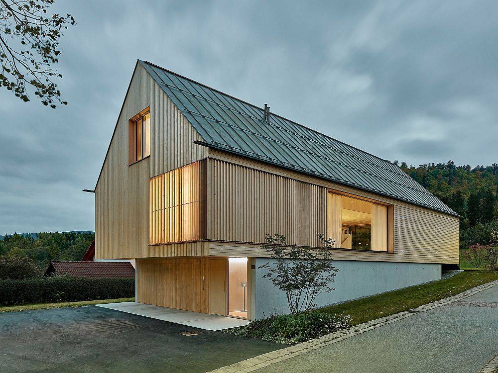 Modern home in wood and concrete designed by Dietrich Untertrifaller Architekten in Germany