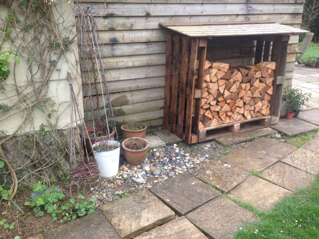 Pallet wood firewood discount rack