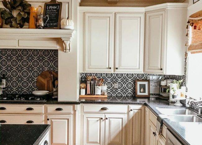 15 Farmhouse Backsplash Ideas for Your Kitchen