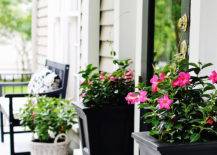 Stunning Front Door Flower Pots [11 Fabulous Ideas]