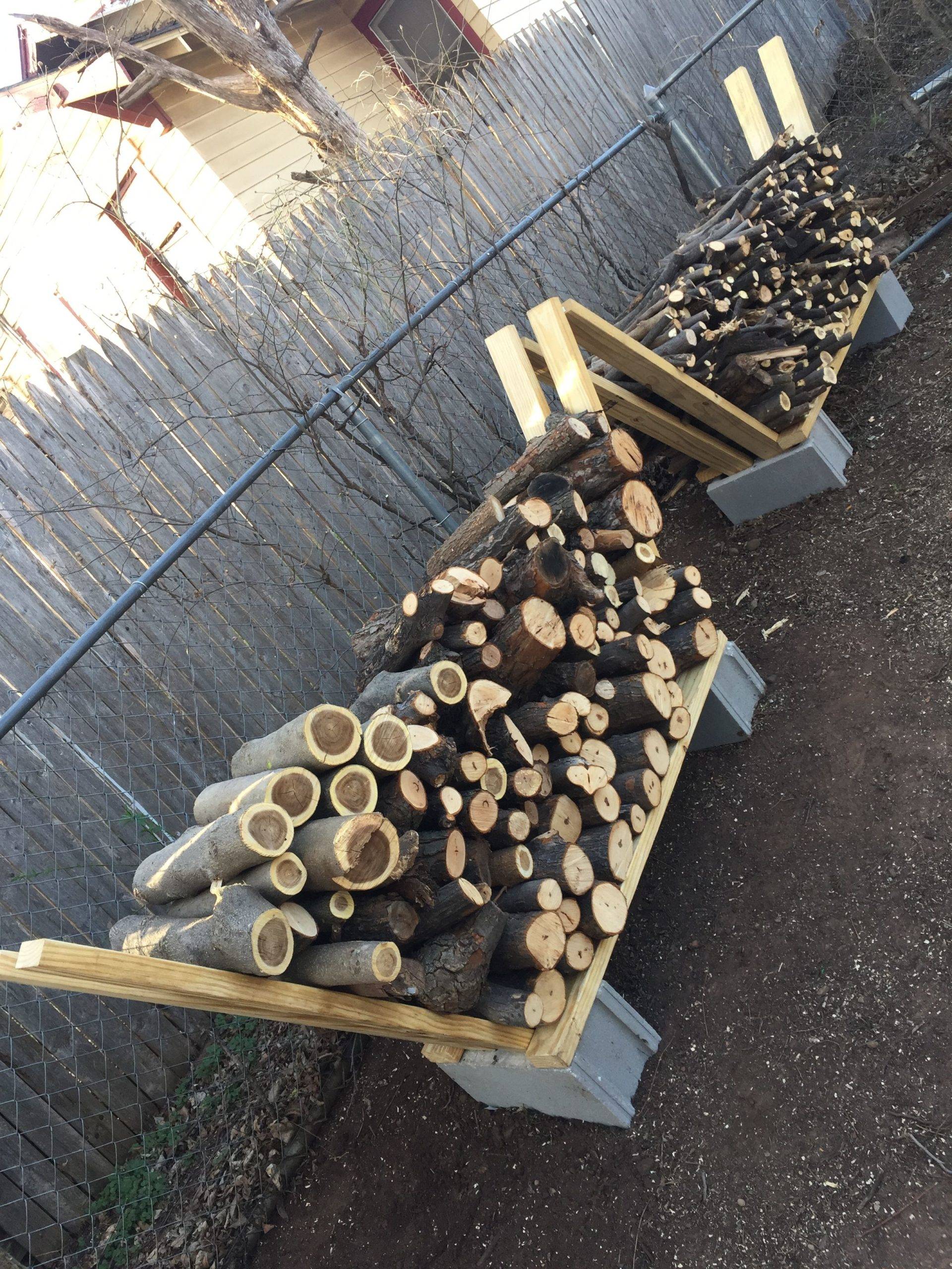 Firewood rack 2024 using cinder blocks