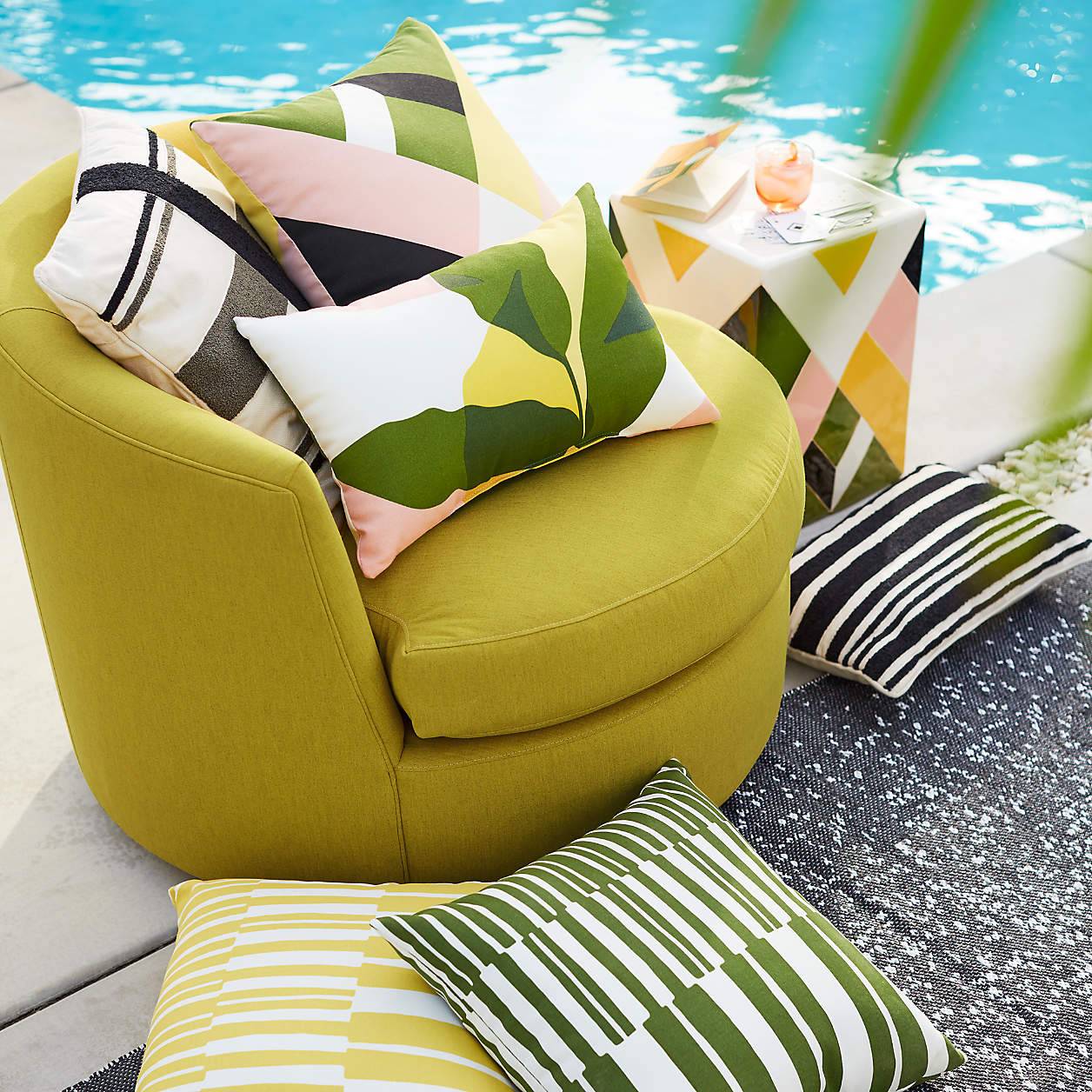 Large Lounge Patio Outdoor Chair Throw Pillows Pool