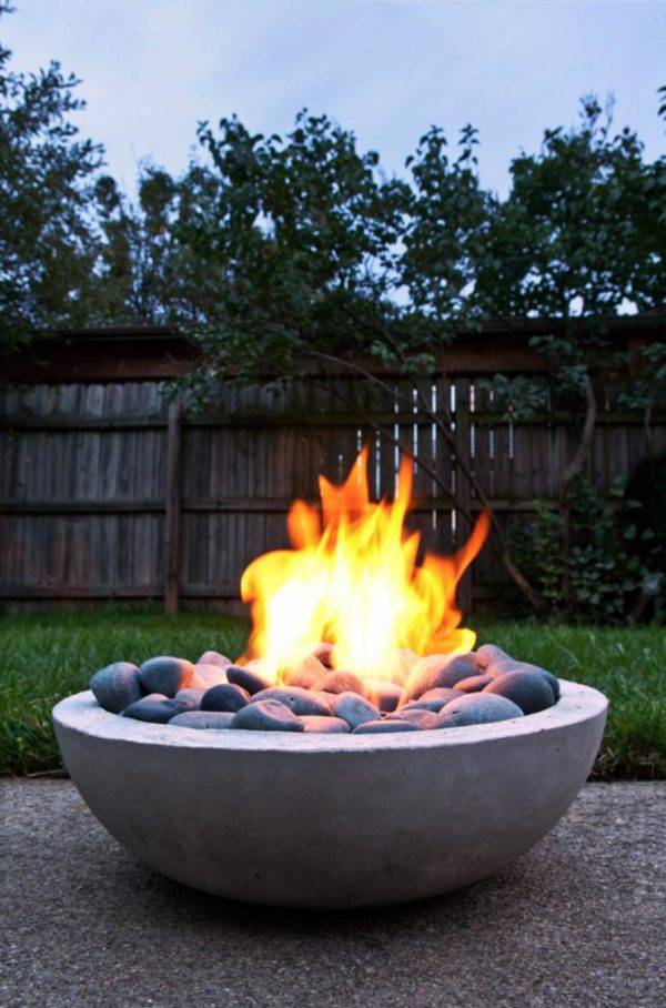 Unique Fire Pit Area Ideas for Entertaining and Enjoying | Decoist