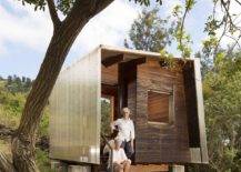 Efficient-polycarbonate-sheets-cover-the-exterior-of-thi-small-Hawaiian-home-next-to-lava-flow-42739-217x155