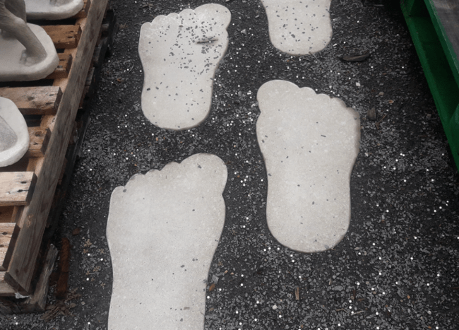 Decorative Stepping Stone Designs for Gardens, Backyards, and Patios