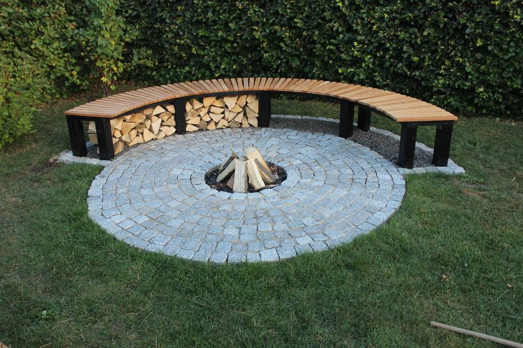 Ground fire pit with wood