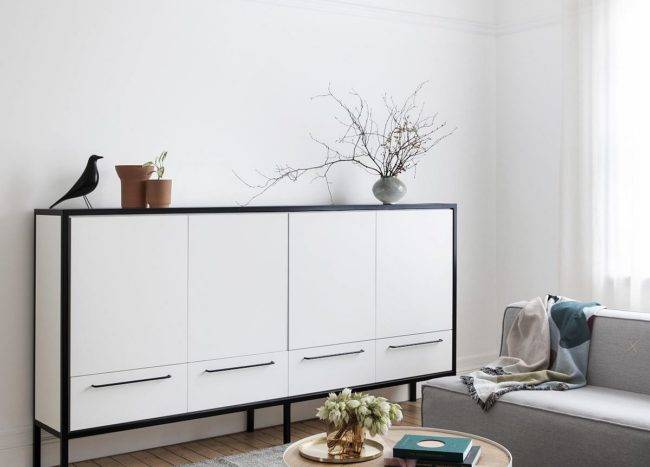 Lovely-contemporary-credenza-for-the-modern-living-room-wih-ample-storage-space-18966-217x155