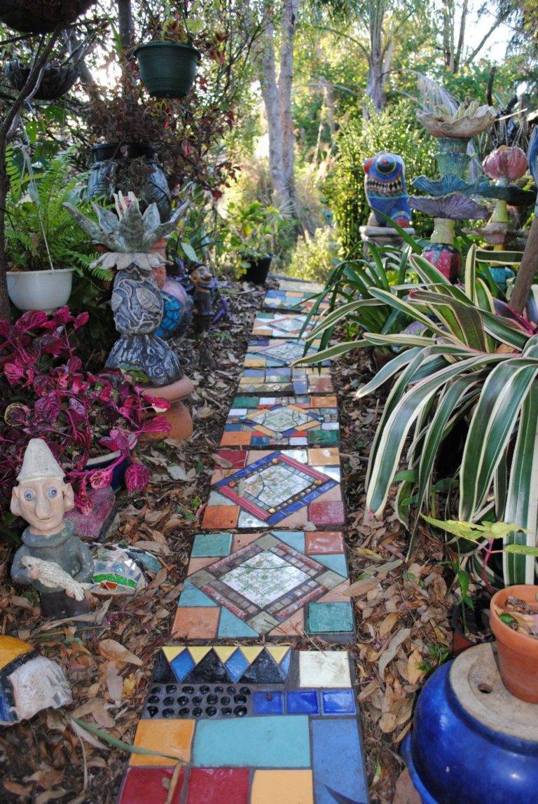 Decorative Stepping Stone Designs for Gardens, Backyards, and Patios ...