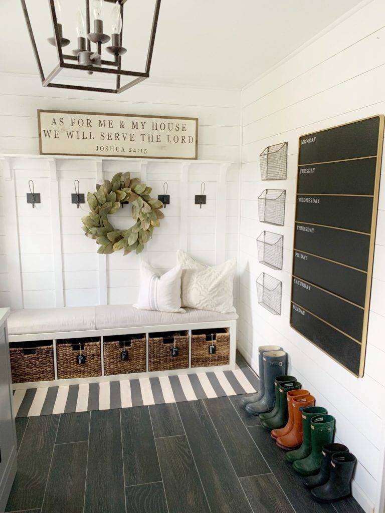 16 Farmhouse Entryway Ideas to Make Your Guests Feel Decorizer