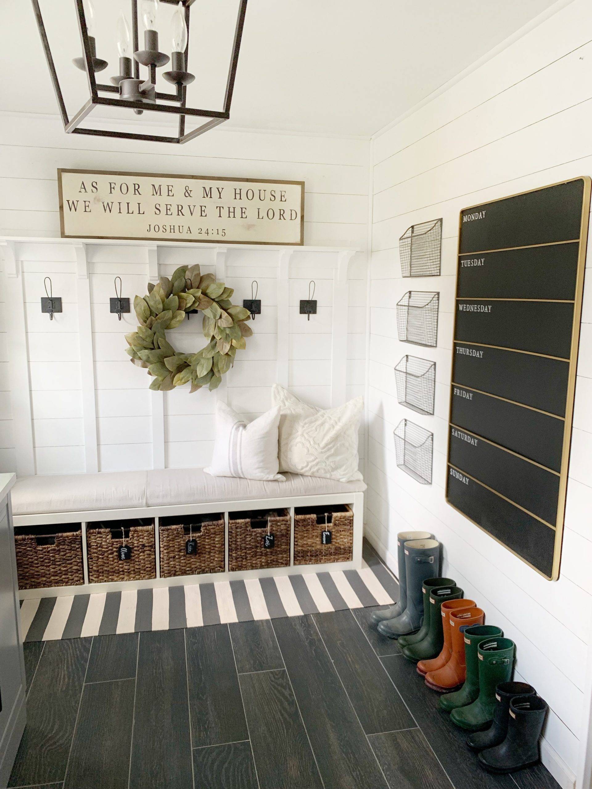 16 Farmhouse Entryway Ideas to Make Your Guests Feel Welcome