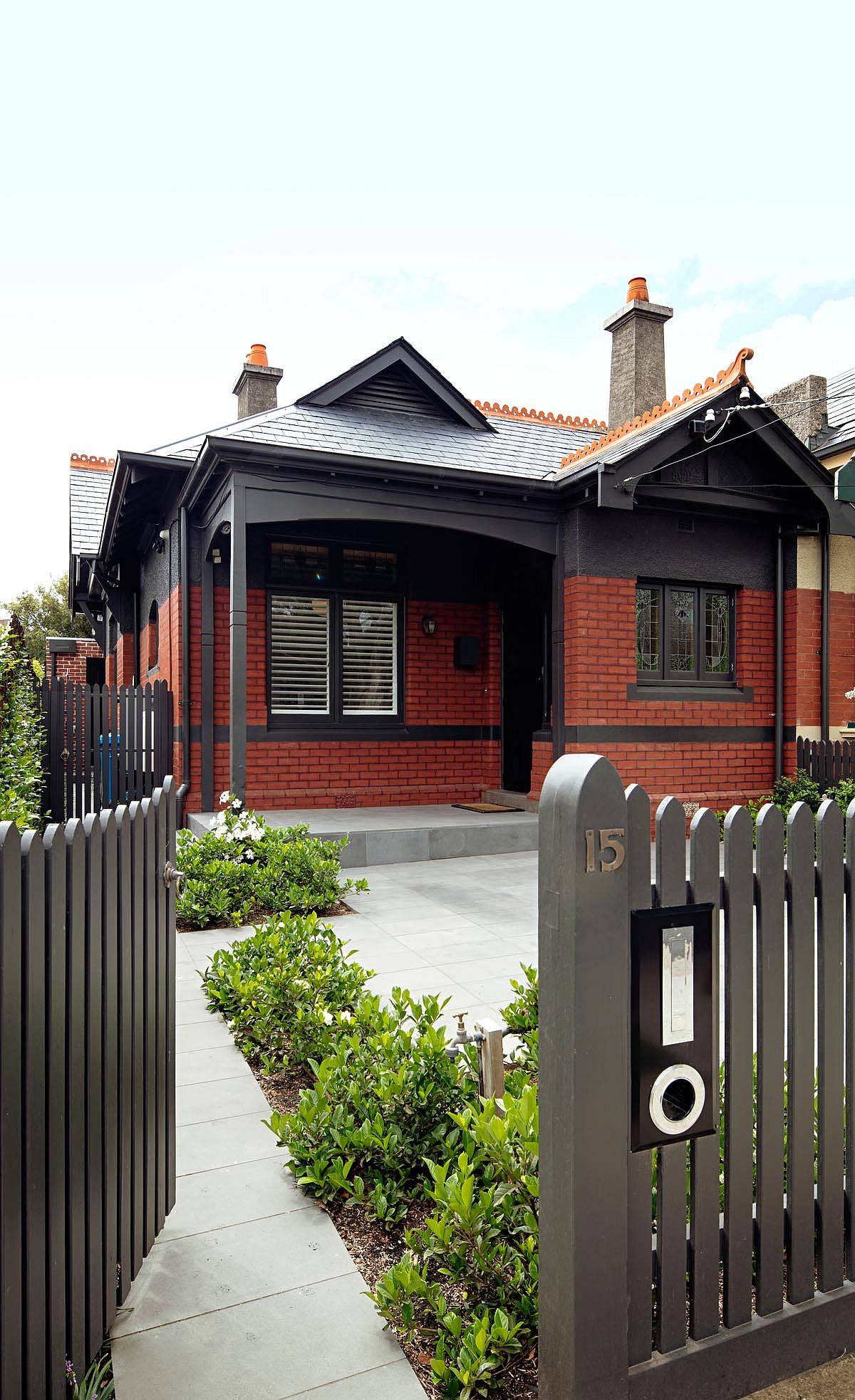 Heritage-street-facade-of-the-Melbourne-home-has-been-left-untouched-during-the-makeover-19969