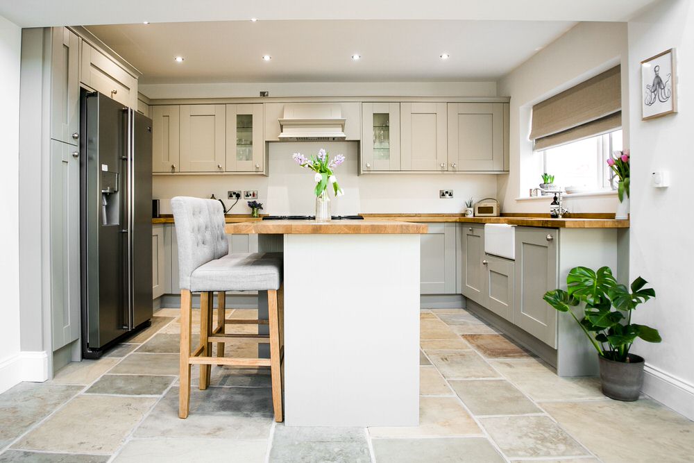 Stone Kitchen Floor Ideas Things In The Kitchen   Lilac In A Vase On Top Of Kitchen Island 81042 