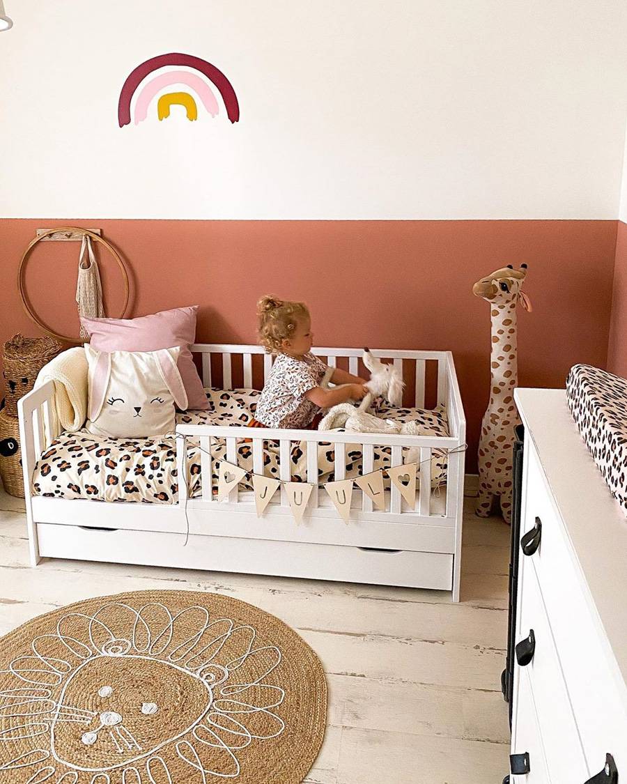 White and terracotta nursery design idea