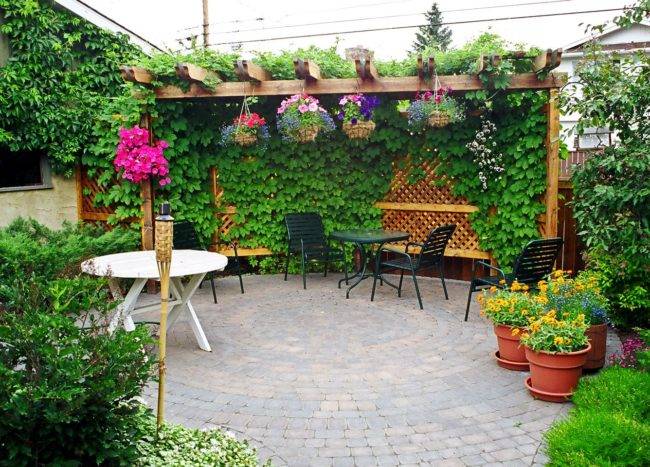 Beautiful Pergola Decorating Ideas for your Backyard | Decoist