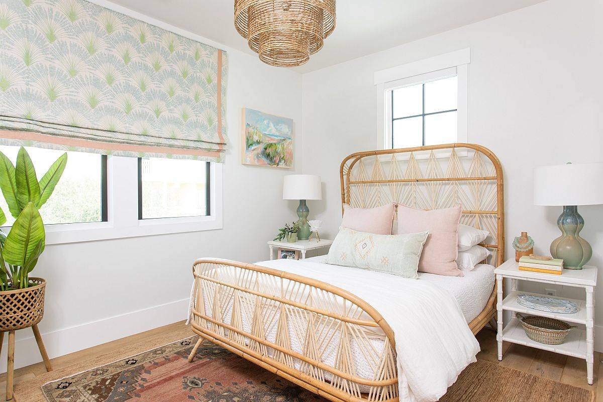 Relaxing beach style bedroom with natural materials and finishes is just perfect for summer!