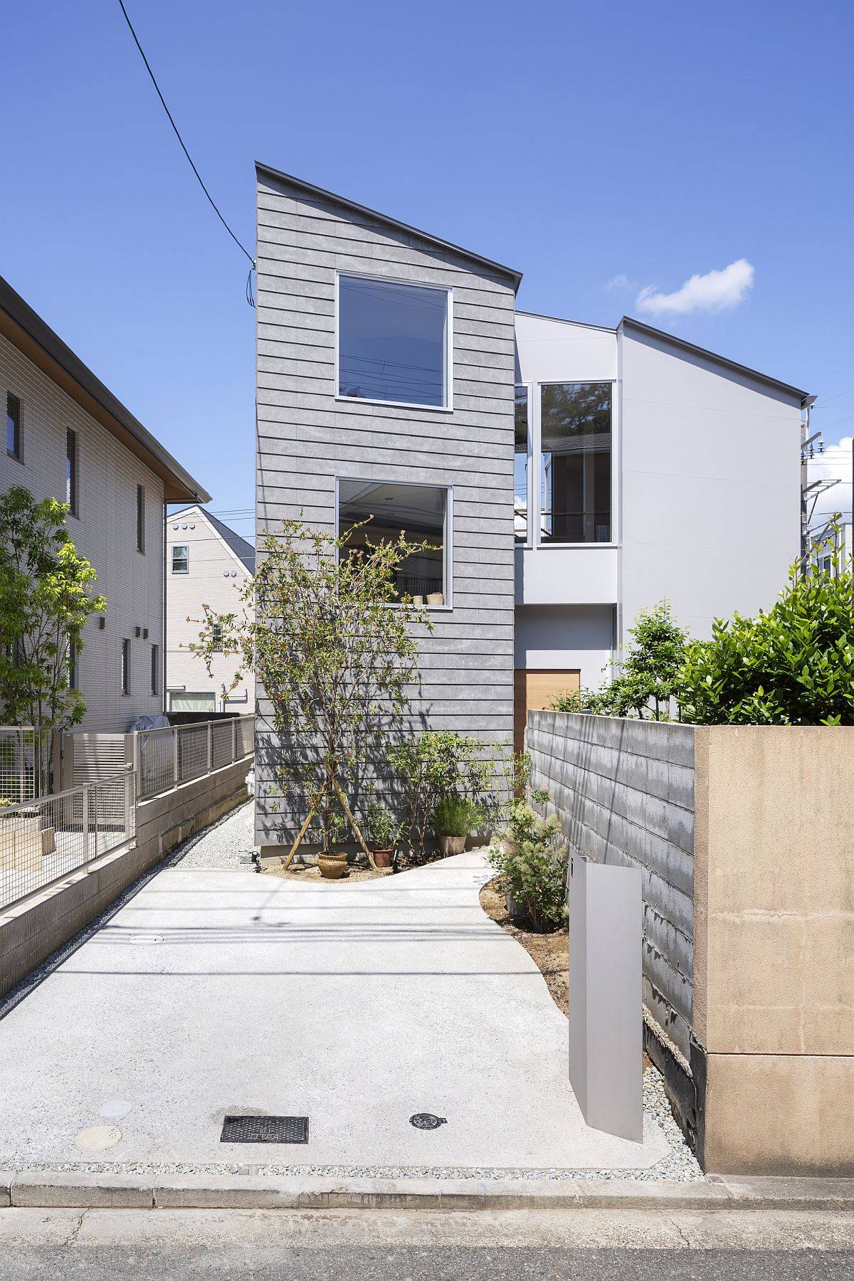 Tiny Home in Japan: Split-Levels, Smart Views and Space-Conscious Design