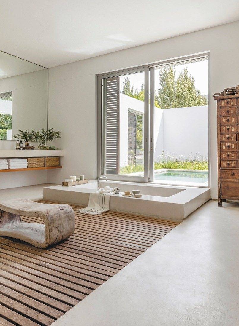 Sunken Bathtub With Sliding Door