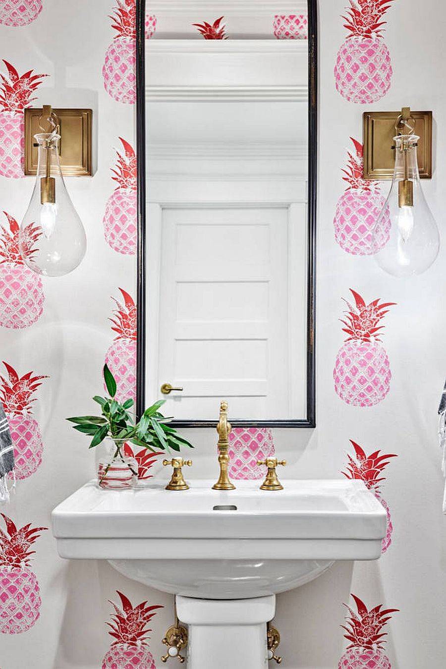 Cheerful and playful wallpaper with pineapple prints in pink for the small powder room