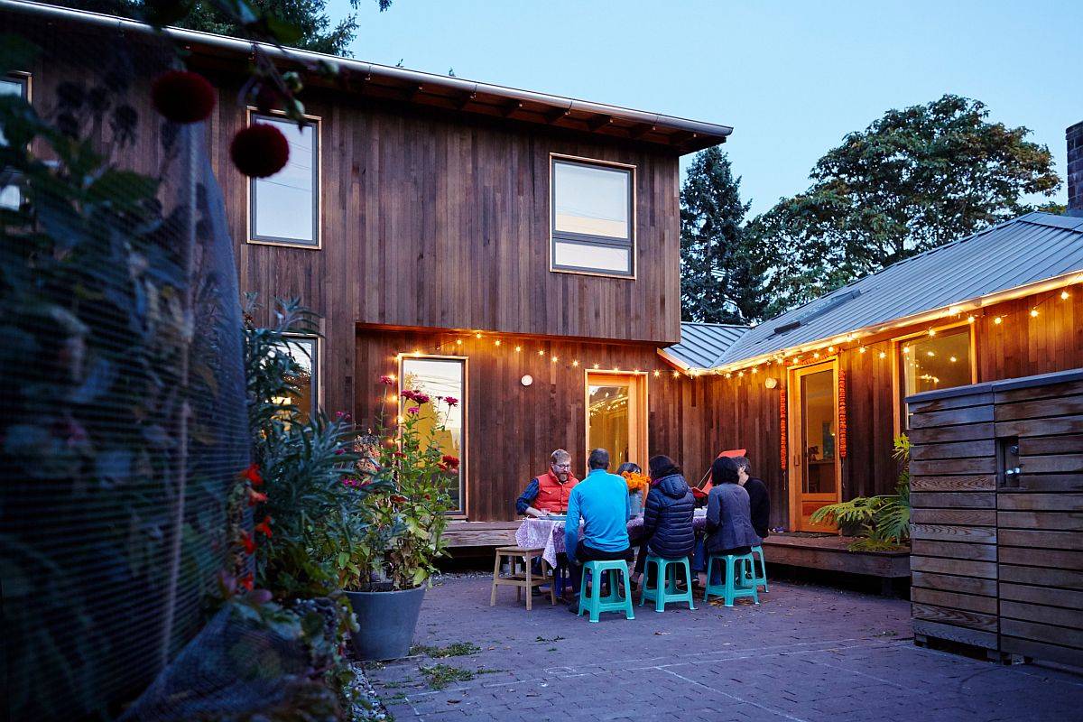 Renovation-of-1950s-Seattle-home-with-a-new-courtyard-that-is-the-heart-of-the-outdor-social-area-13211