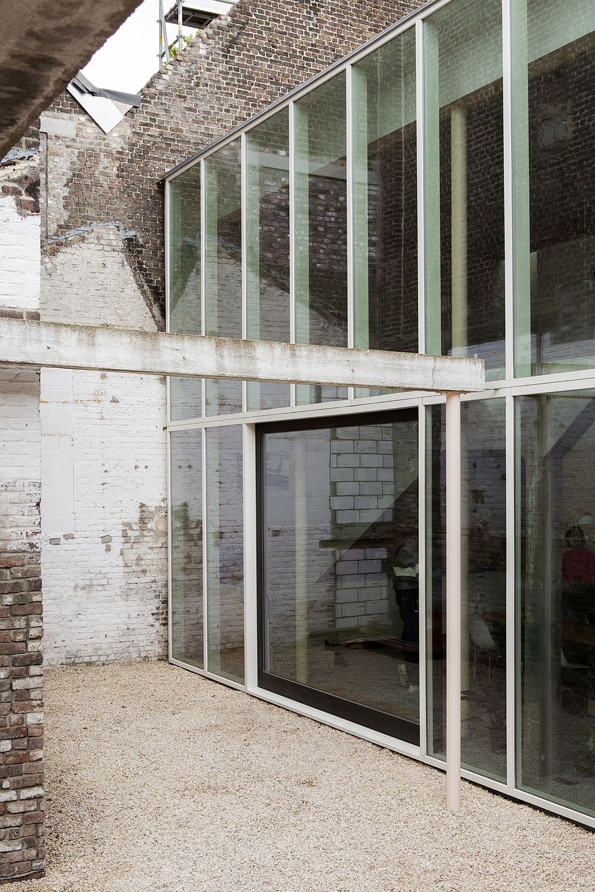 Small garden area of the ShedBOX House designed by Atelier Janda Vanderghote