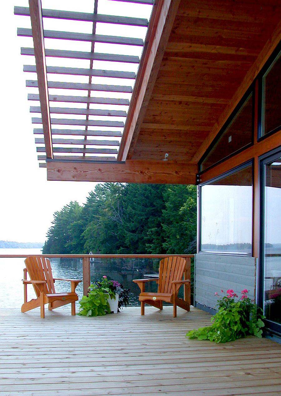 Smart shading of the house also offers all-weather protection for those on the deck