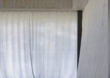White-sheer-curtains-block-out-the-light-from-outside-on-sunny-days-80614-217x155