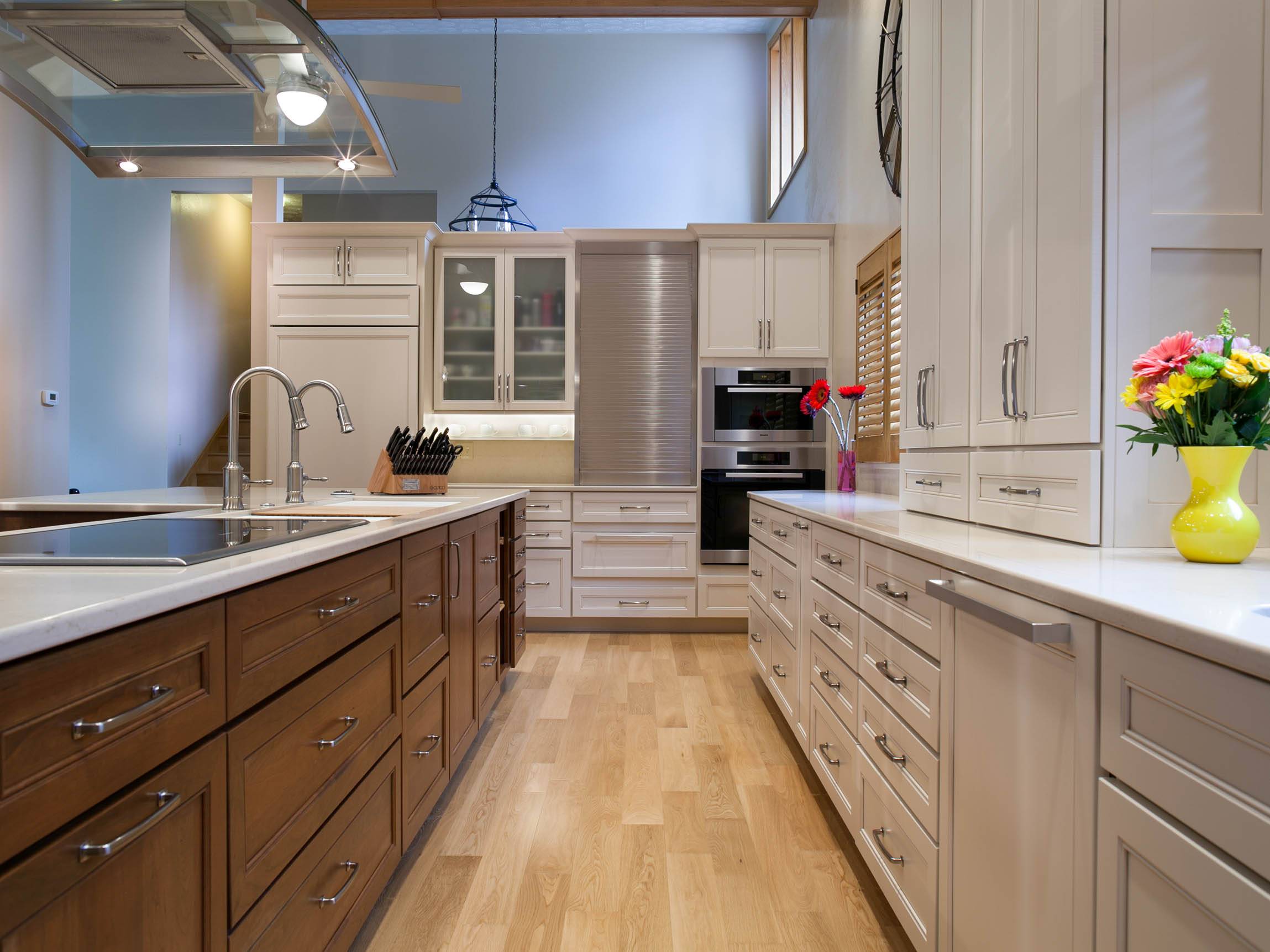eggshell kitchen cabinets on maple