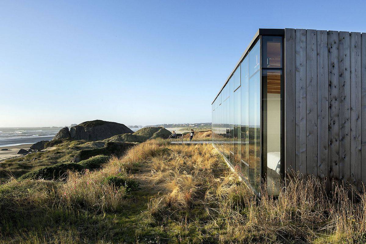 Amazing views of the Pacific and teh rugged coastline greet you at the Oregon Coast Beach House