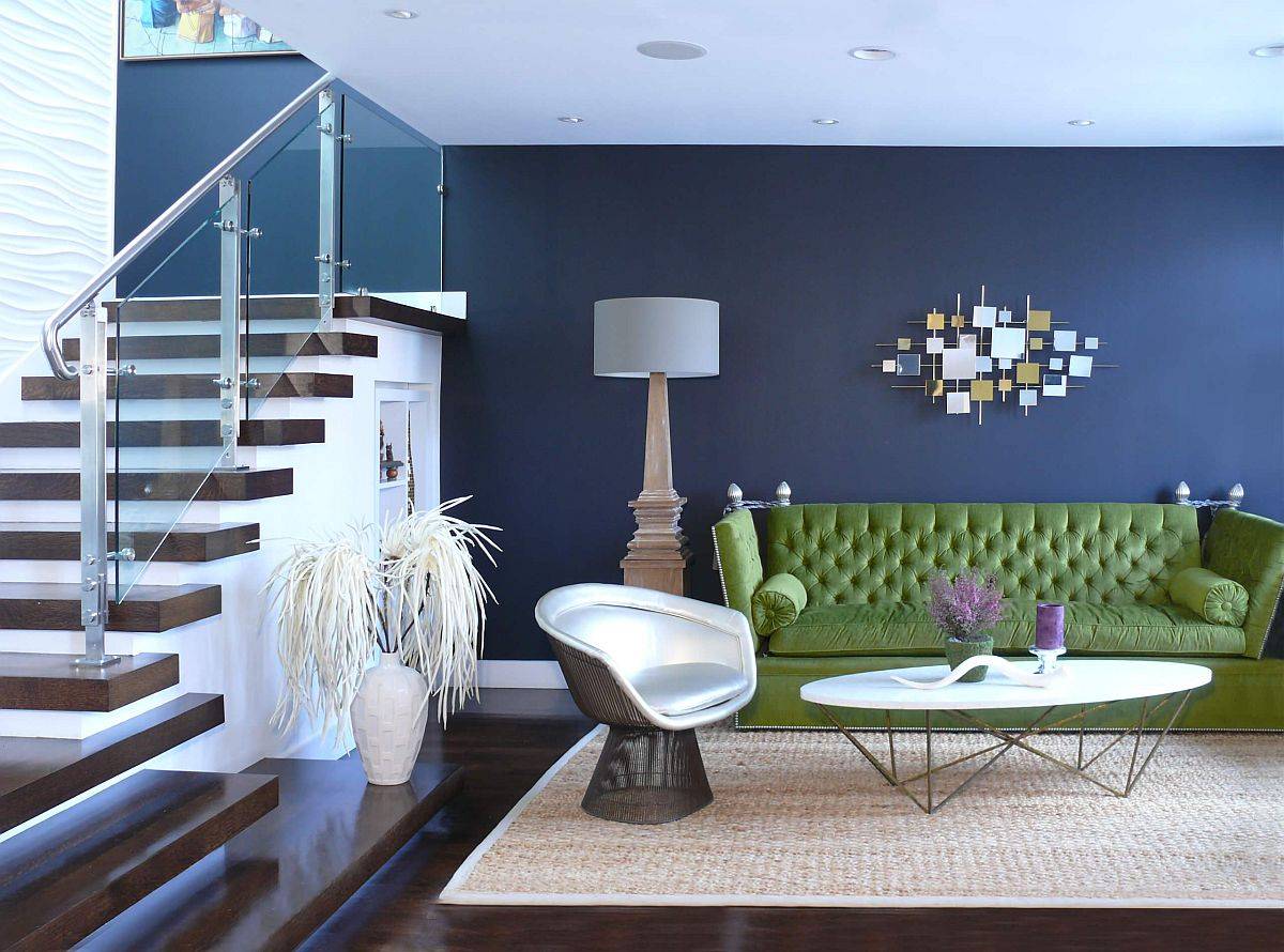 Combine different shades of blue with a splash of green in the trendy living room