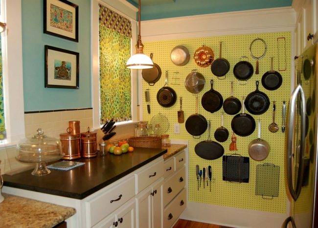 Dashing-pegboard-in-yellow-makes-most-of-the-vertical-space-on-offer-in-the-tiny-kitchen-11236-217x155