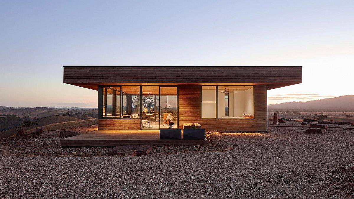 Gorgeous Elemental House in High Camp offers absolutely stunning views of the landscape and the scenery in the distance
