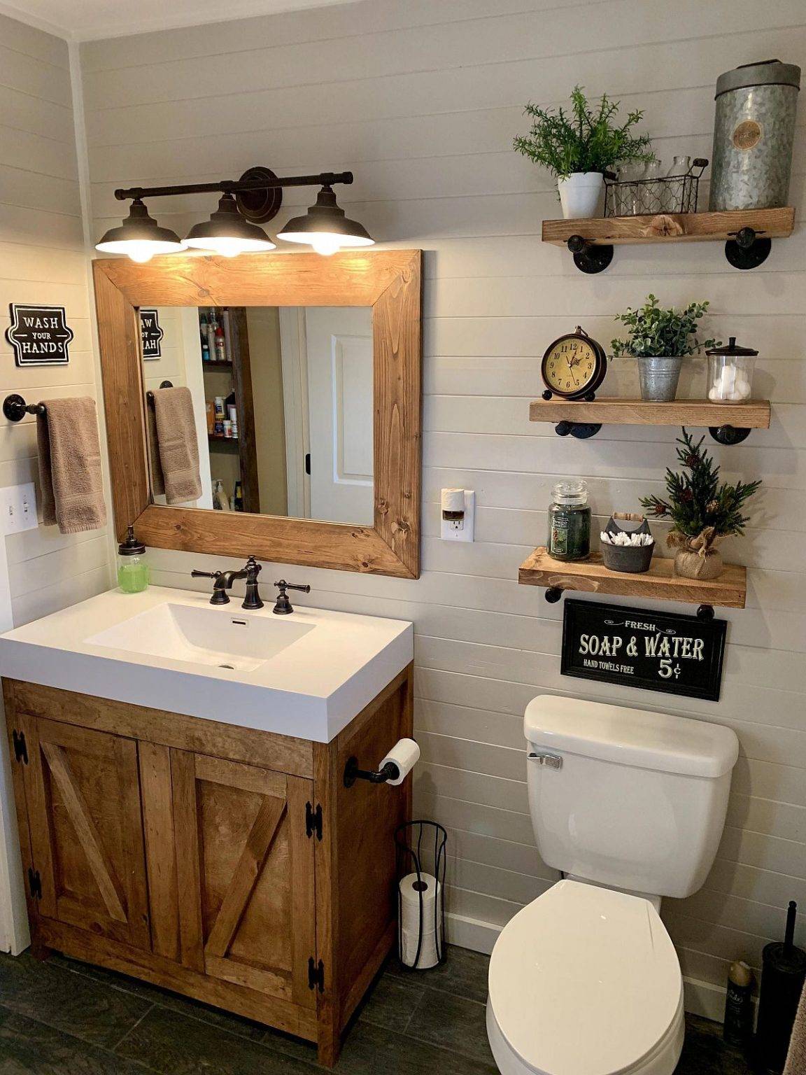 20 Best Small Farmhouse Bathroom Design Ideas with a Difference | Decoist