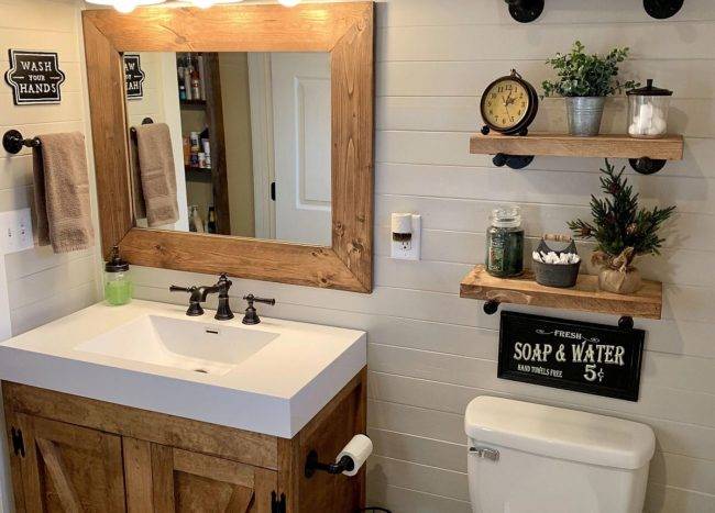 20 Best Small Farmhouse Bathroom Design Ideas with a Difference | Decoist