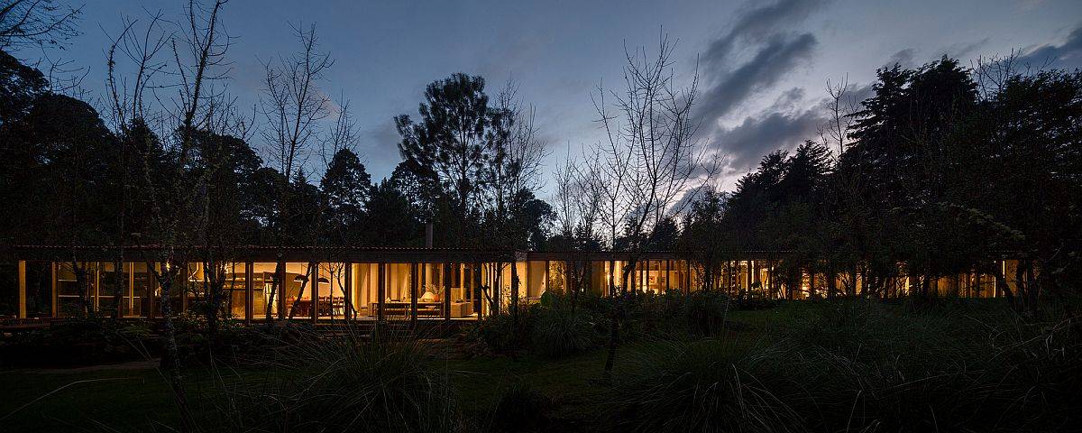 View of Valle Santana designed by Manuel Cervantes Estudio in valle de Bravo, Mexico