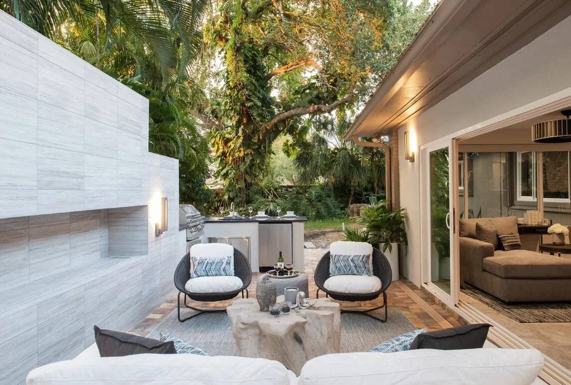 a stylish backyard patio dea