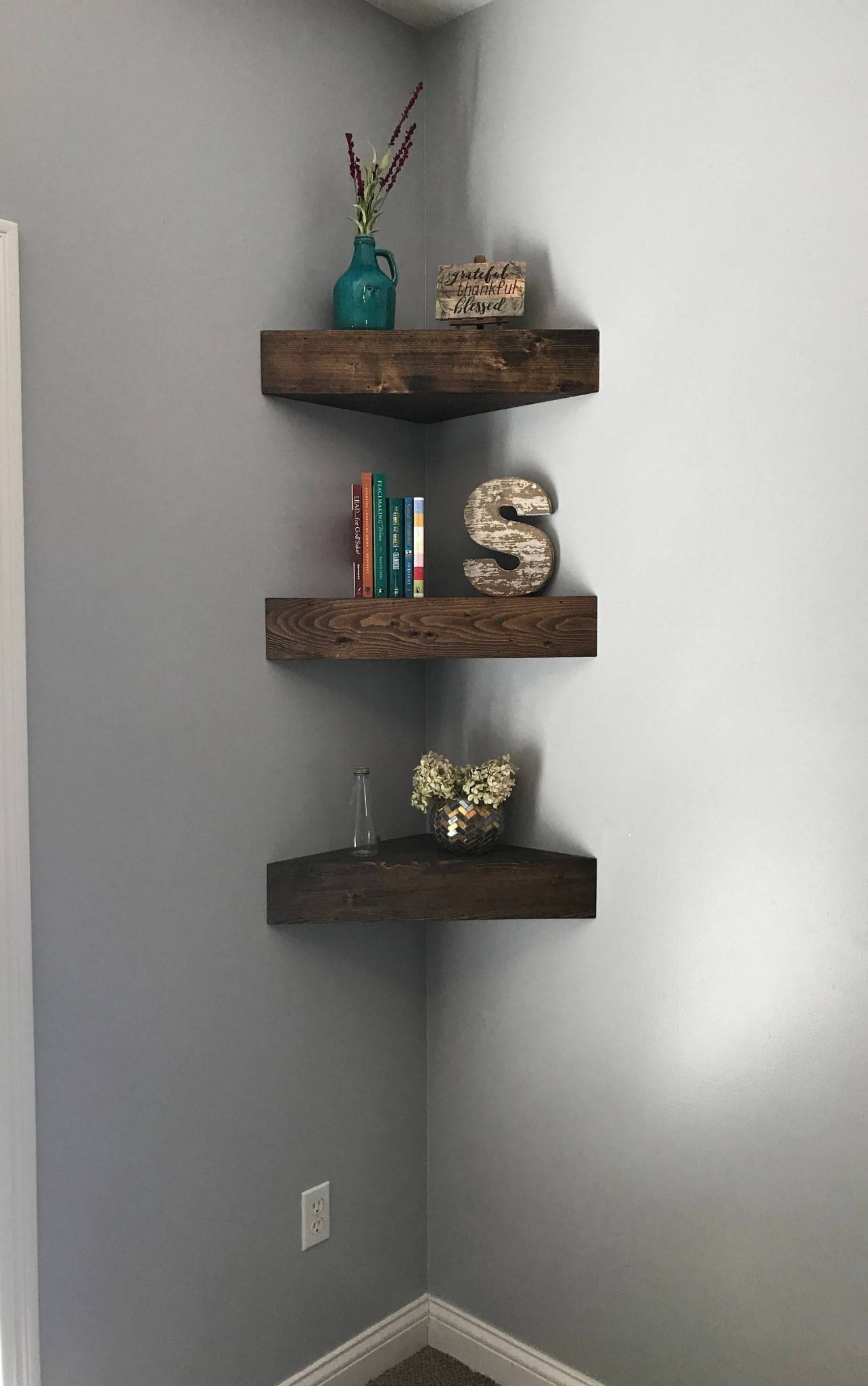 Best Minimalist Floating Shelf Ideas